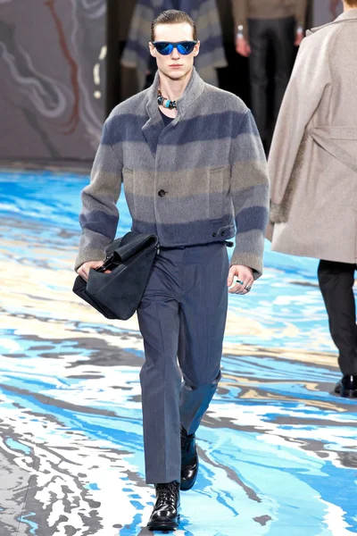 Look 12